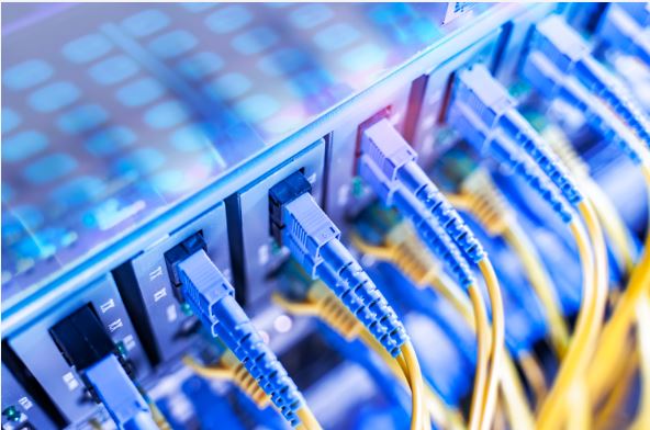 意法半导体推出高性能云光互连技术，赋能数据中心与AI集群